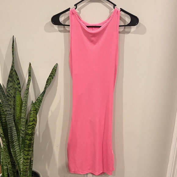 Dresses & Skirts - Pink Body-con Dress